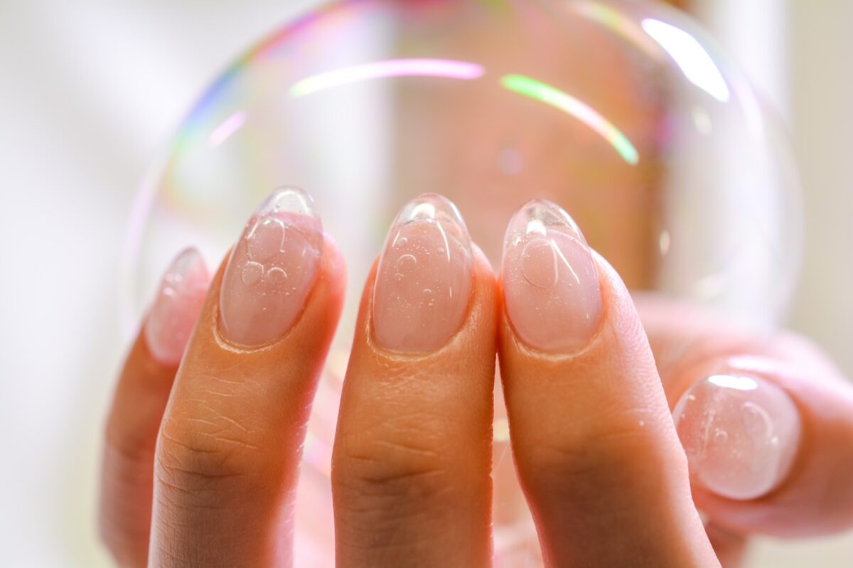 オフしやすいピールオフとは?長持ちする使い方とオフのコツをご紹介 ネイル&コスメコラム ナチュラルフィールドサプライ オフしやすいピールオフとは?長持ちする使い方とオフのコツをご紹介 ネイル&コスメコラム ナチュラルフィールドサプライ