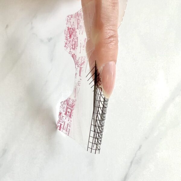 【プロ向け】長さ出しで必須の「ネイルフォーム」をより使いやすくリニューアル！