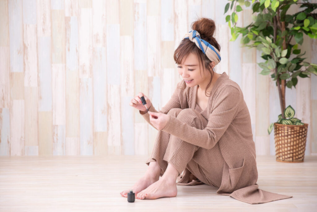 【ネイリスト解説】貧血で爪が割れるって本当?受診の目安と対処法をご紹介します