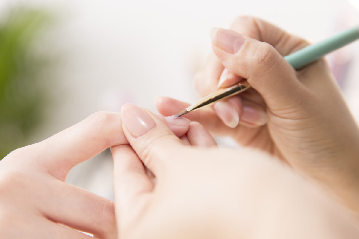 ジェルネイル検定【初級】は独学でも狙える！勉強方法や資格の違いを