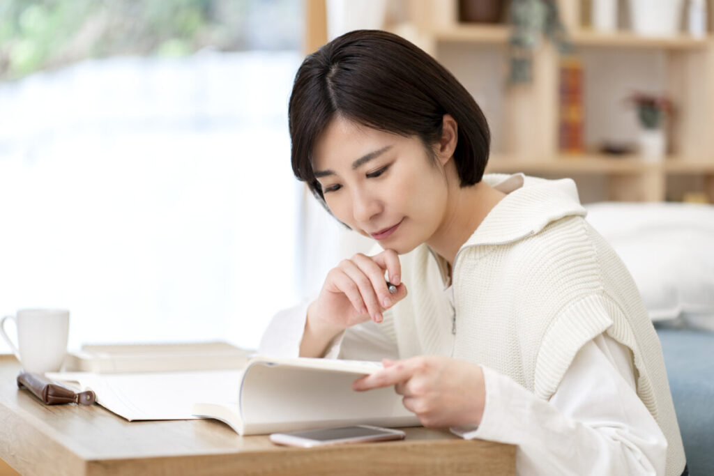 ジェルネイル検定【初級】は独学でも狙える！勉強方法や資格の違いを解説