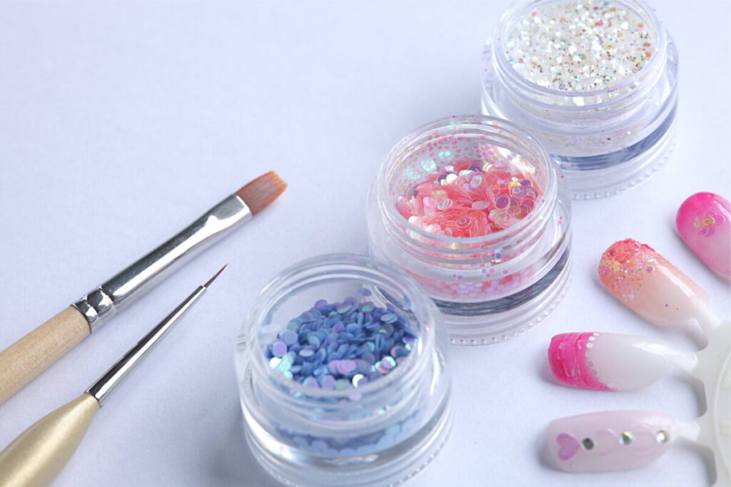 初心者さんにもおすすめ！ドットネイルのやり方と季節ごとのデザインを解説