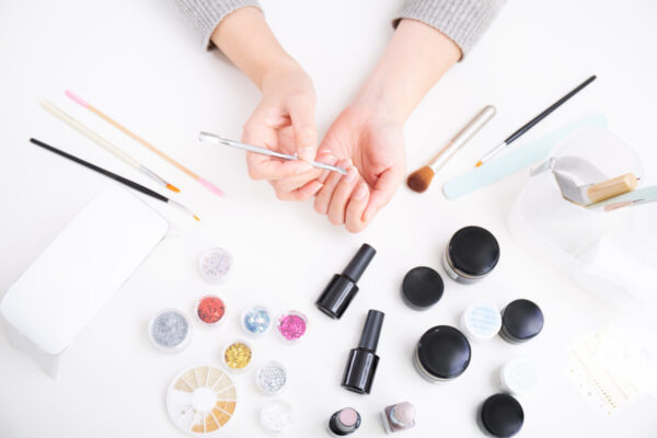 初心者さんにもおすすめ！ドットネイルのやり方と季節ごとのデザインを解説