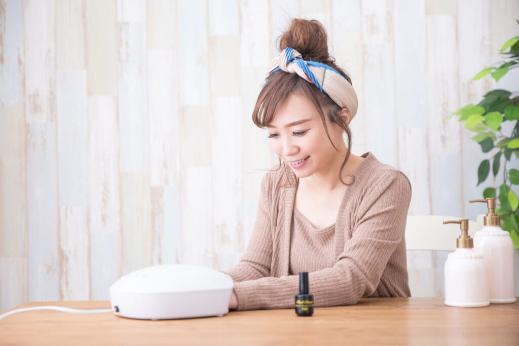 スキニーフレンチのやり方とは？裏技やオシャレに仕上げるポイントを現役ネイリストが解説