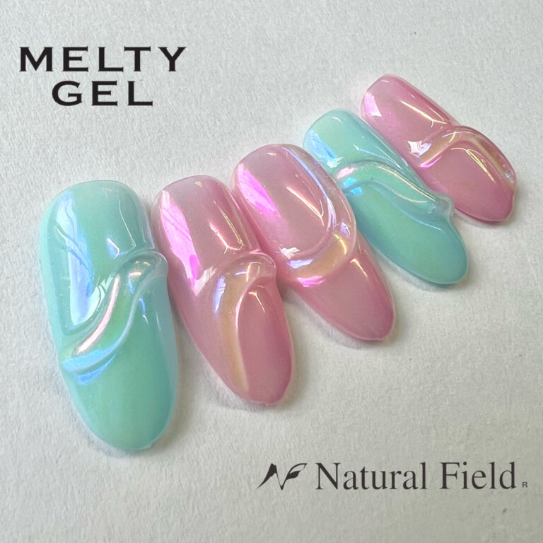 初心者でも簡単！ちゅるんネイルのやり方とは？ぷくっとツヤ感を出すコツ＆失敗しない方法